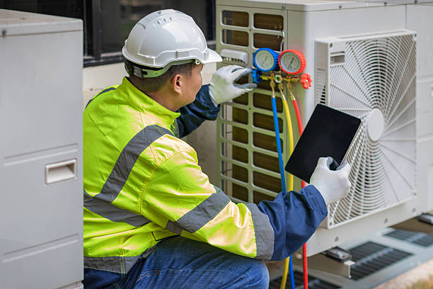 Professional Hvac Maintenance technician working in Barberville, FL